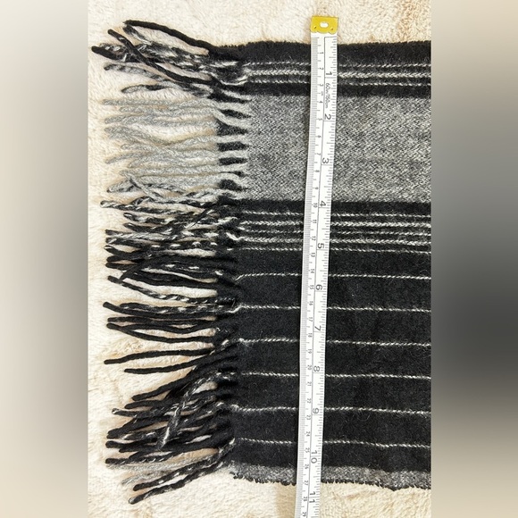 Fraas Unisex Fringe Edge 100% Cashmere Scarf Striped Black/gray Size 50”/10,5” - Picture 2 of 6